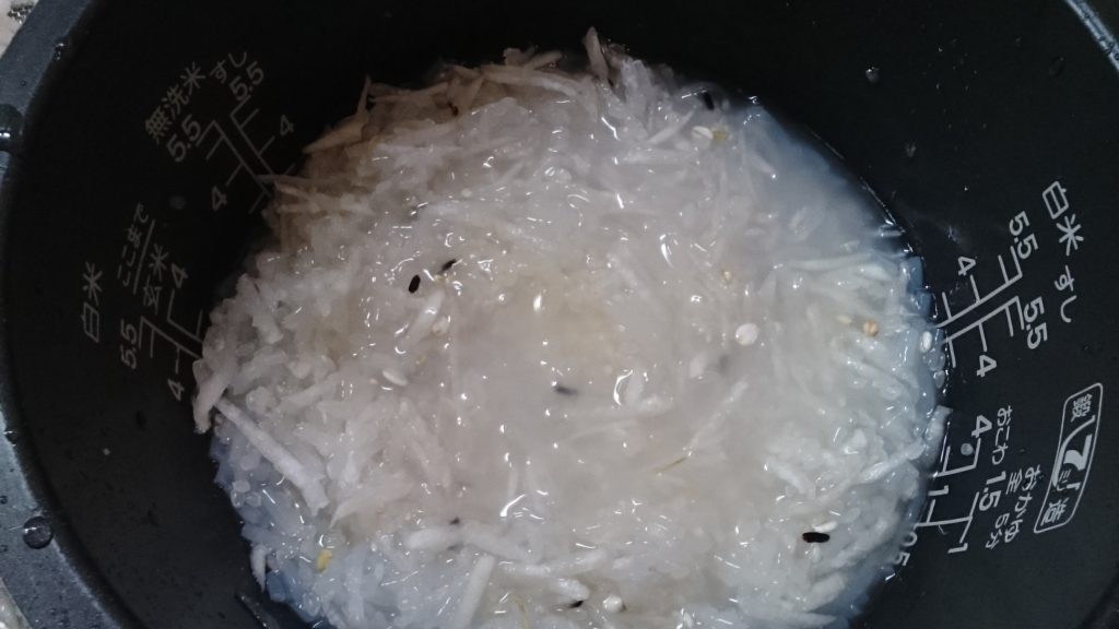 糖質制限　レシピ　白滝ご飯　米を食べる　ダイエット