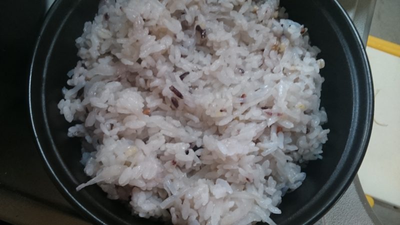 糖質制限中でも米を食べる　混ぜご飯　白滝